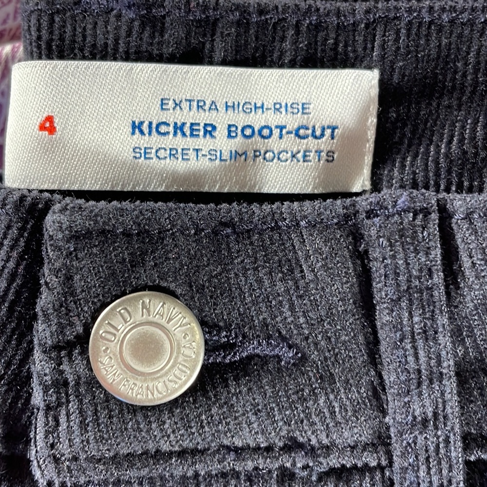 NWT Old Navy High-Rise Boot Cut Cords sz 4